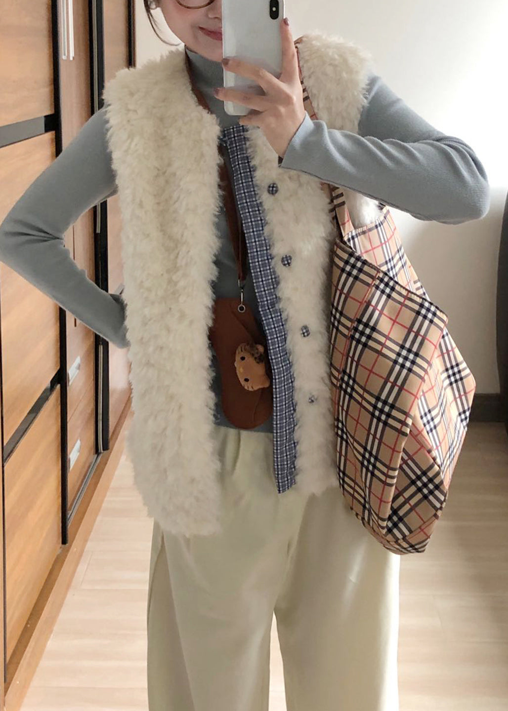 Beige O Neck Patchwork Faux Fur Vest Sleeveless