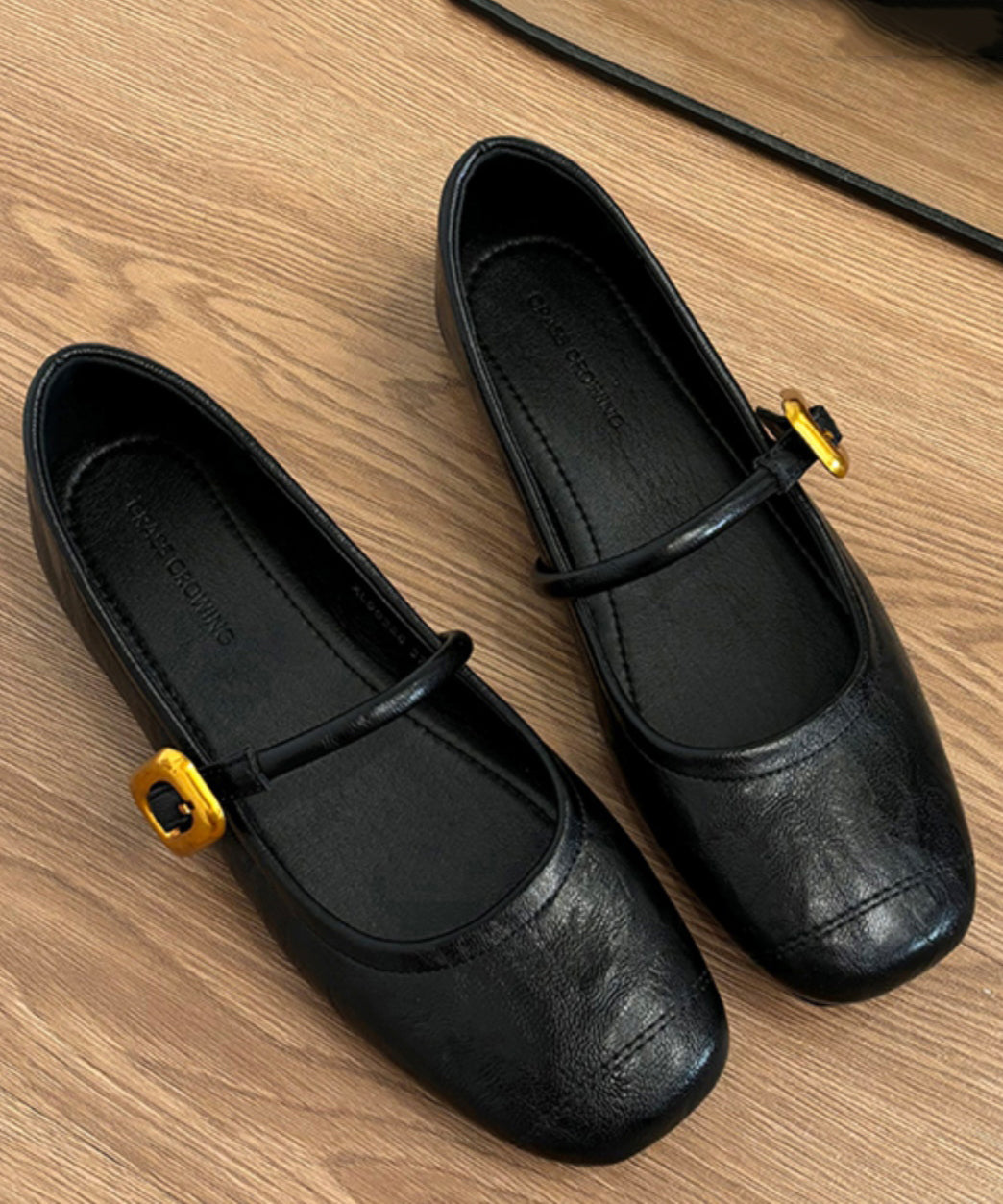 Black Cowhide Leather Splicing Flat Shoes for