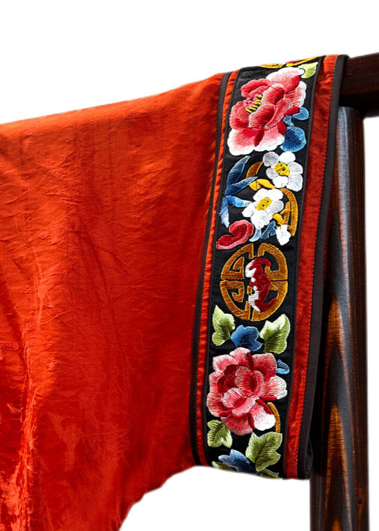 Red O-neck Embroideried Button Silk Top Short Sleeve