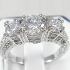 Zarte handwerkliche Ring