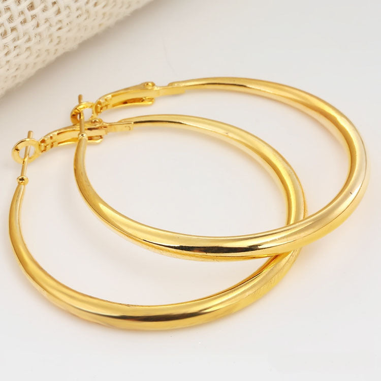 Charmante Gold Ohrring für jeden Anlass