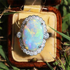 Zarte handwerkliche Ring