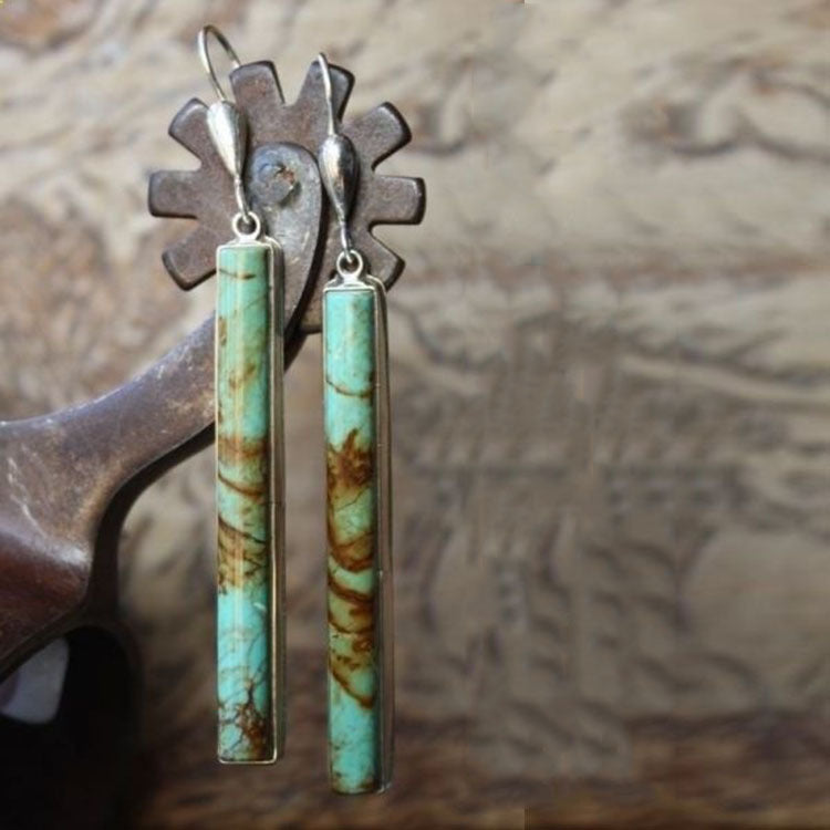 Zarte handwerkliche Ohrring