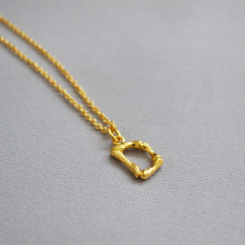 Schöne Halskette mit einzigartigem Stil