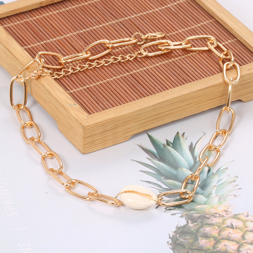 Zarte handwerkliche Halskette