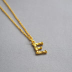 Schöne Halskette mit einzigartigem Stil