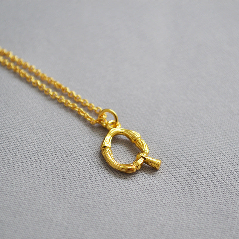 Schöne Halskette mit einzigartigem Stil