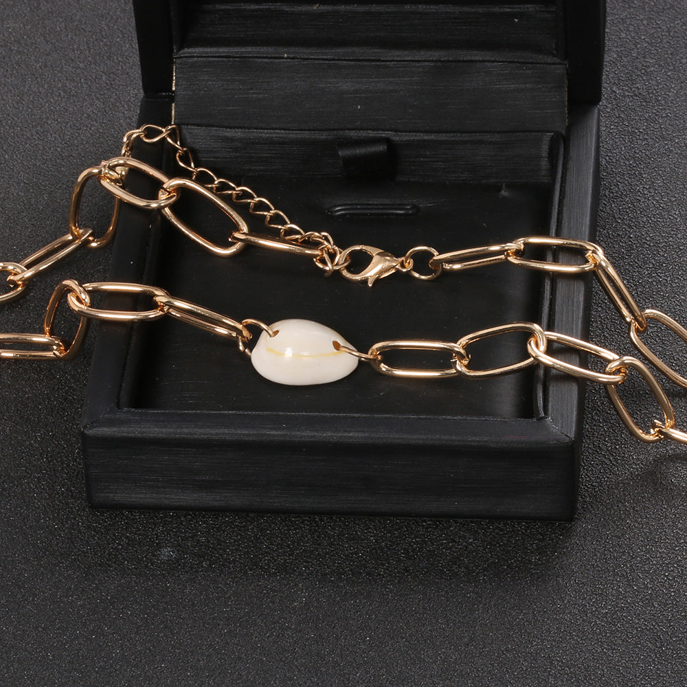 Zarte handwerkliche Halskette