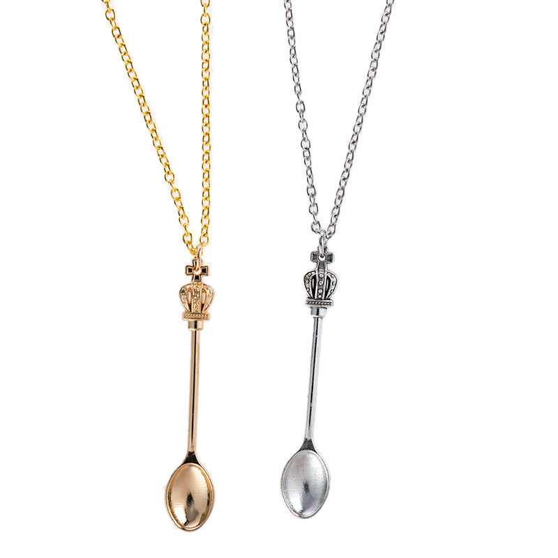 Zarte handwerkliche Halskette