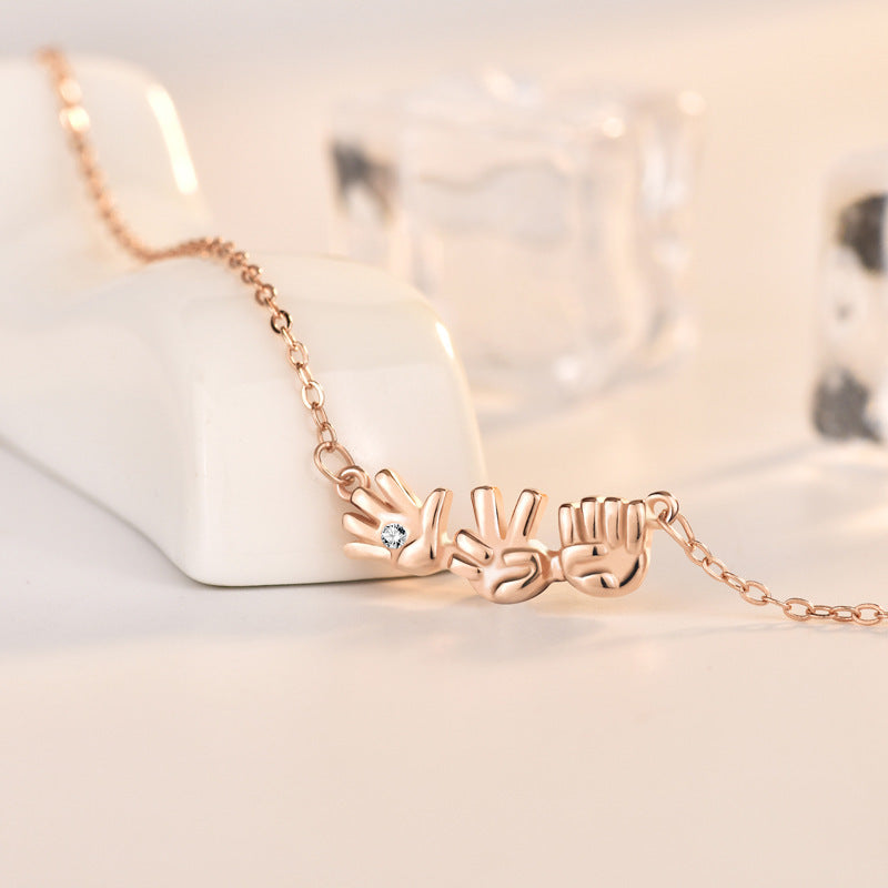 Zarte handwerkliche Halskette