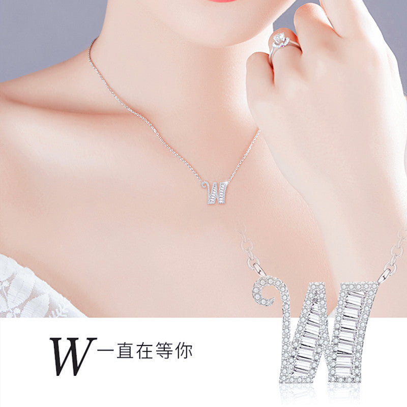 Zarte handwerkliche Halskette