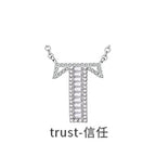 Zarte handwerkliche Halskette