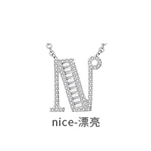 Zarte handwerkliche Halskette