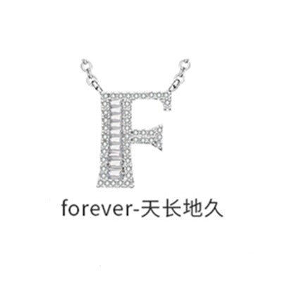 Zarte handwerkliche Halskette