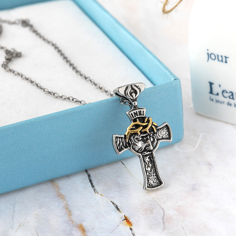 Schöne Gold Halskette mit einzigartigem Stil