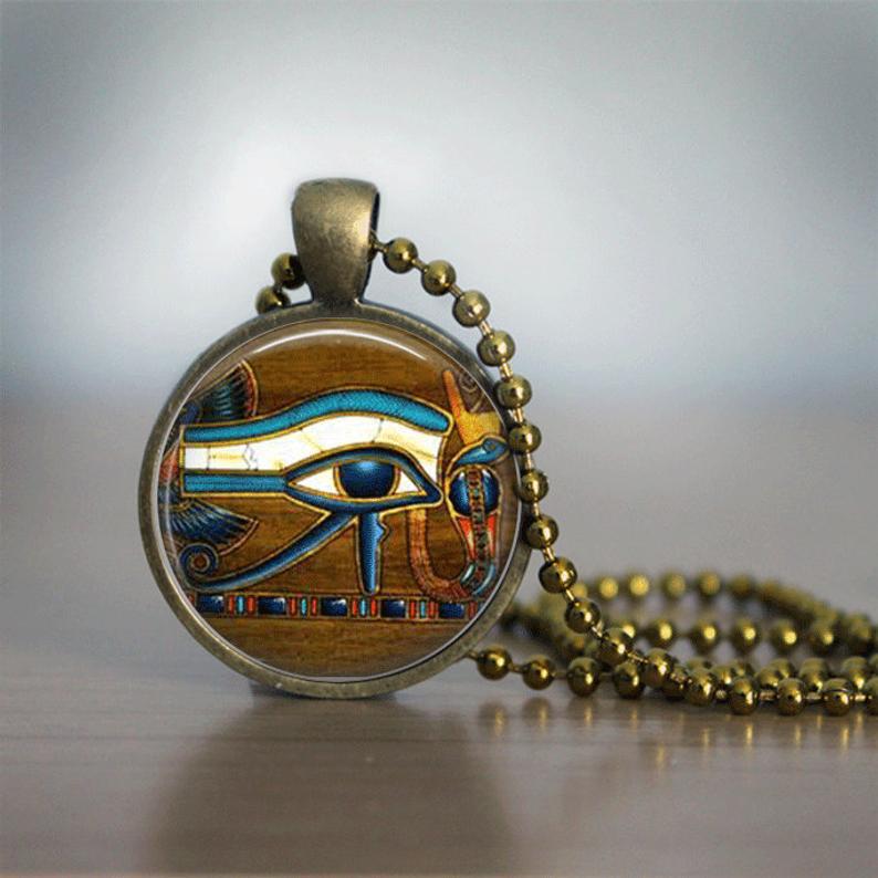 Schöne Halskette mit einzigartigem Stil