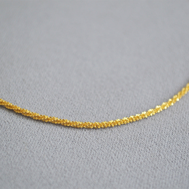 Schöne Gold Halskette mit einzigartigem Stil