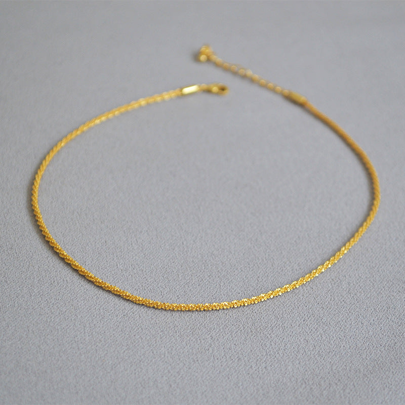 Schöne Gold Halskette mit einzigartigem Stil