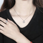 Schöne Halskette mit einzigartigem Stil