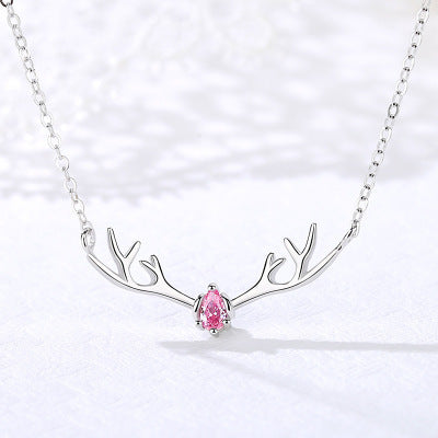 Zarte handwerkliche Halskette