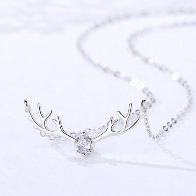 Zarte handwerkliche Halskette