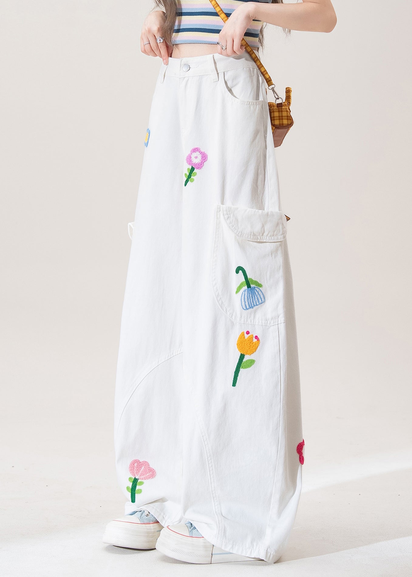White Button Pockets High Waist Denim Pants