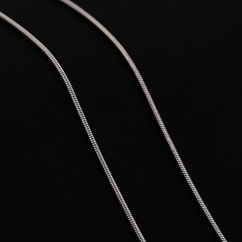 Schöne Silber Halskette mit einzigartigem Stil