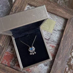 Schöne Halskette mit einzigartigem Stil