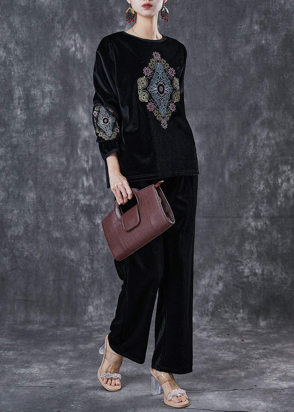 Loose Black O-neck Embroideried Silk Velour Two Piece Suit Set Spring