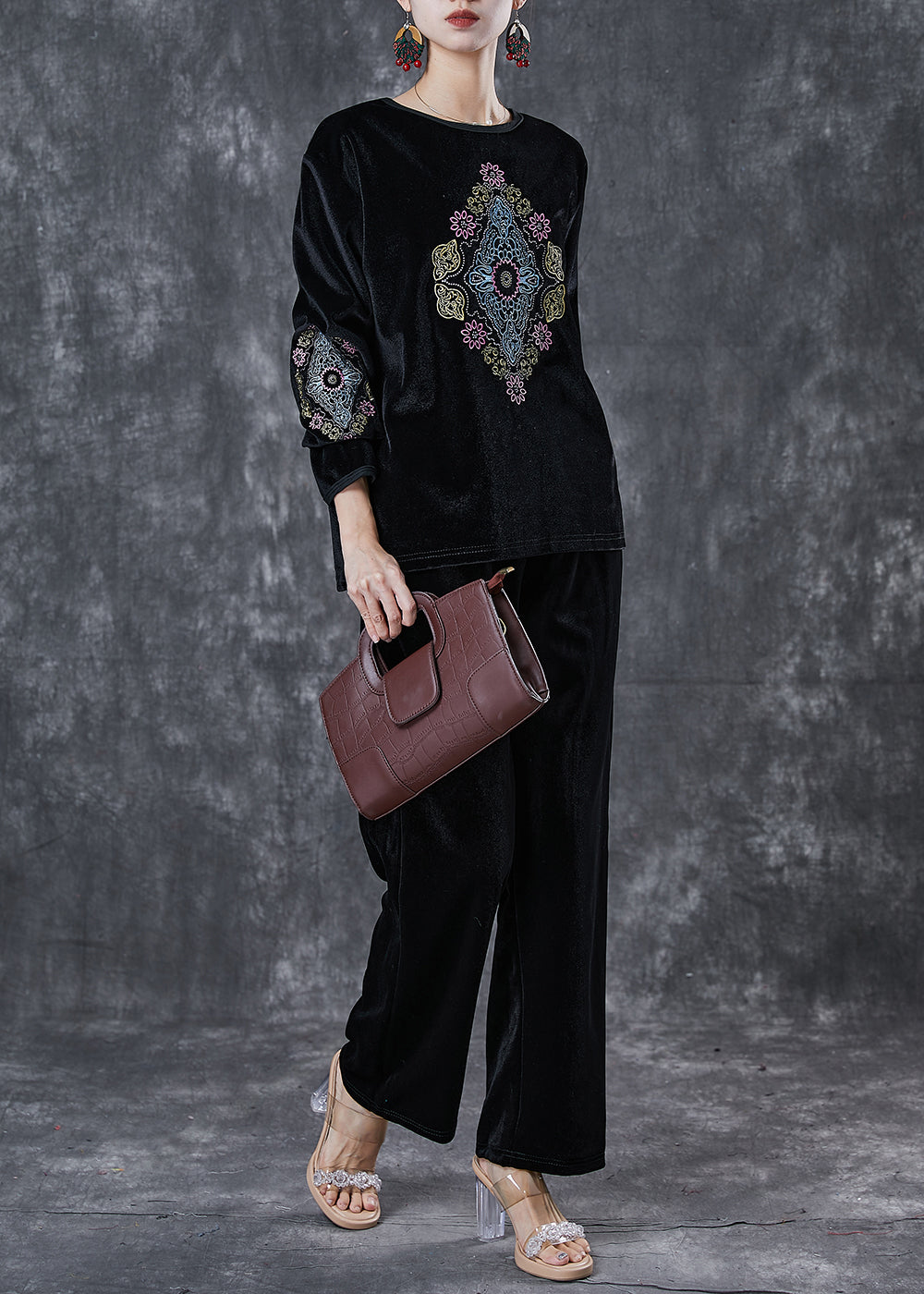Loose Black O-neck Embroideried Silk Velour Two Piece Suit Set Spring