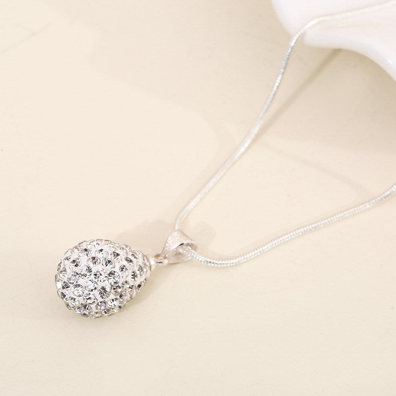 Schöne Halskette mit einzigartigem Stil