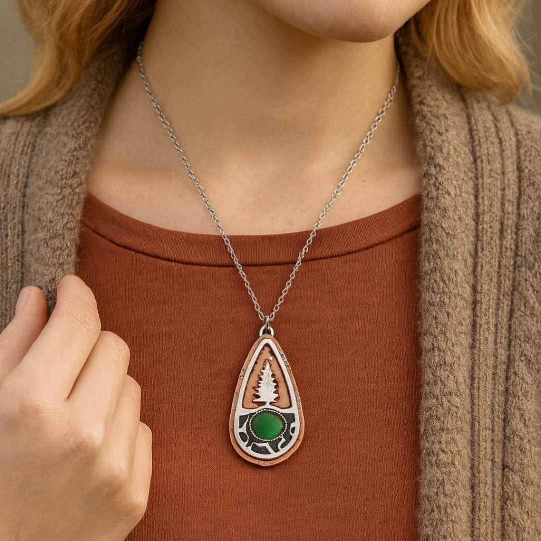 Zarte handwerkliche Halskette