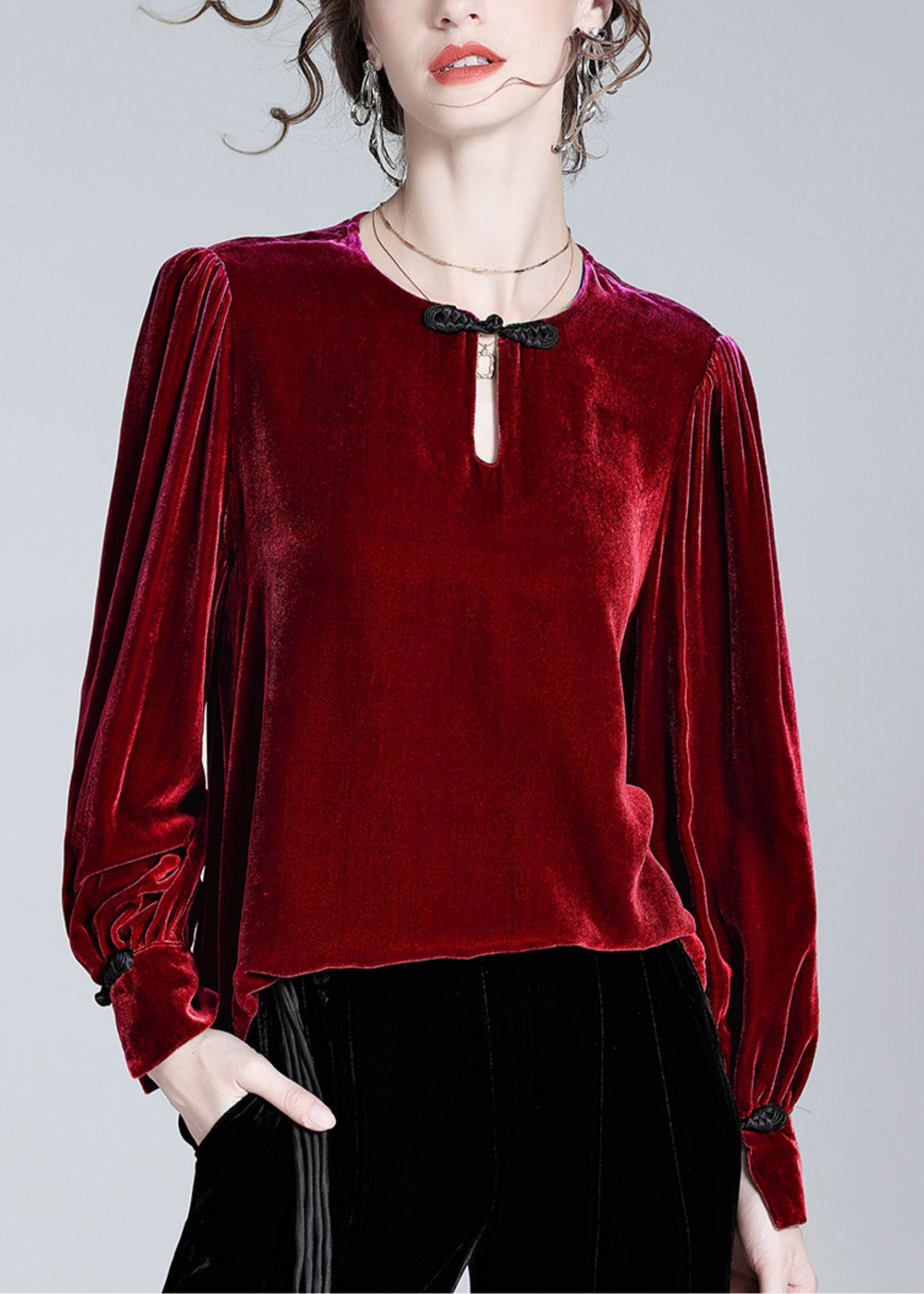 Natural Mulberry O-neck Button Velour Top Spring