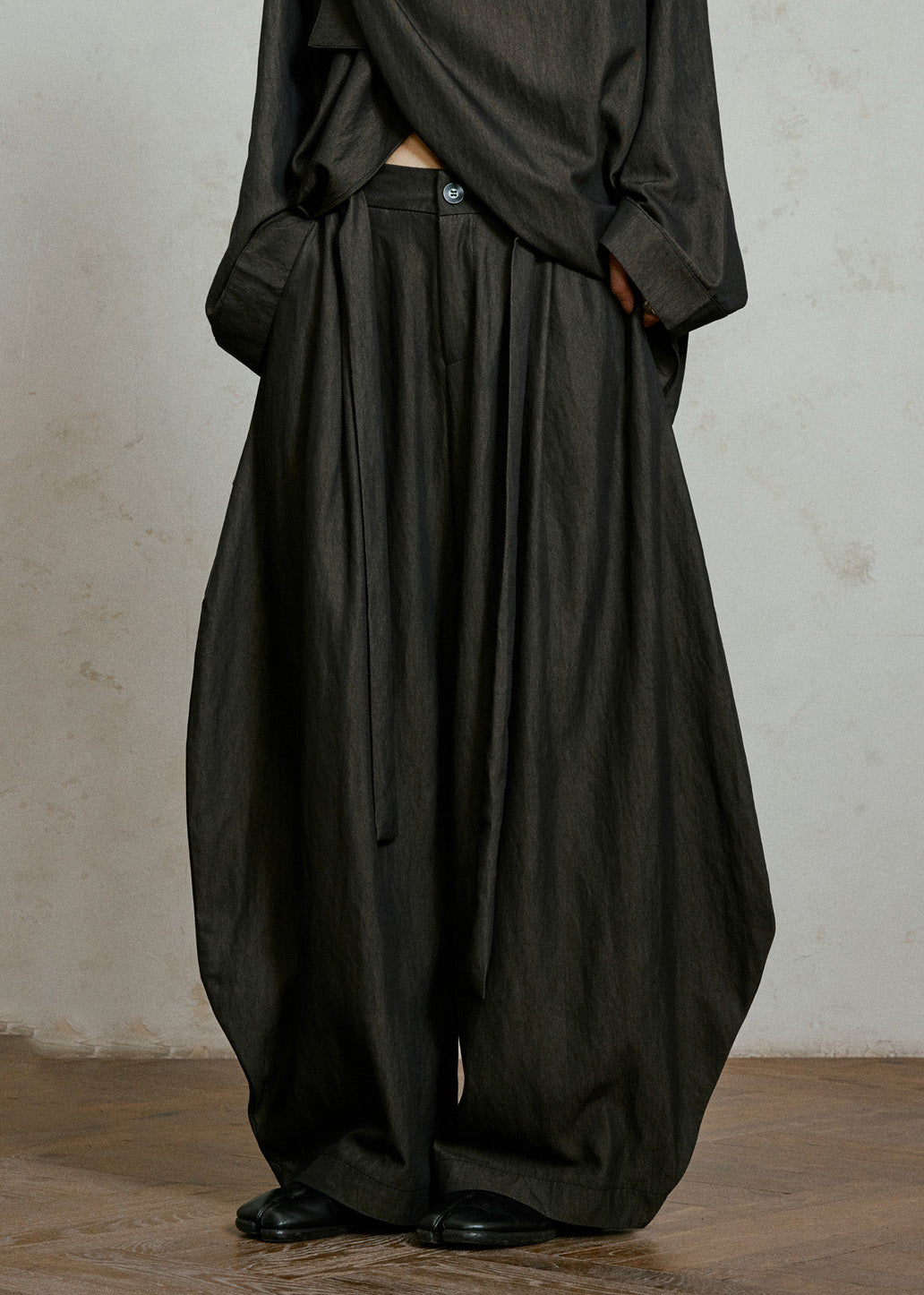 Black Pockets High Waist Lantern Pants
