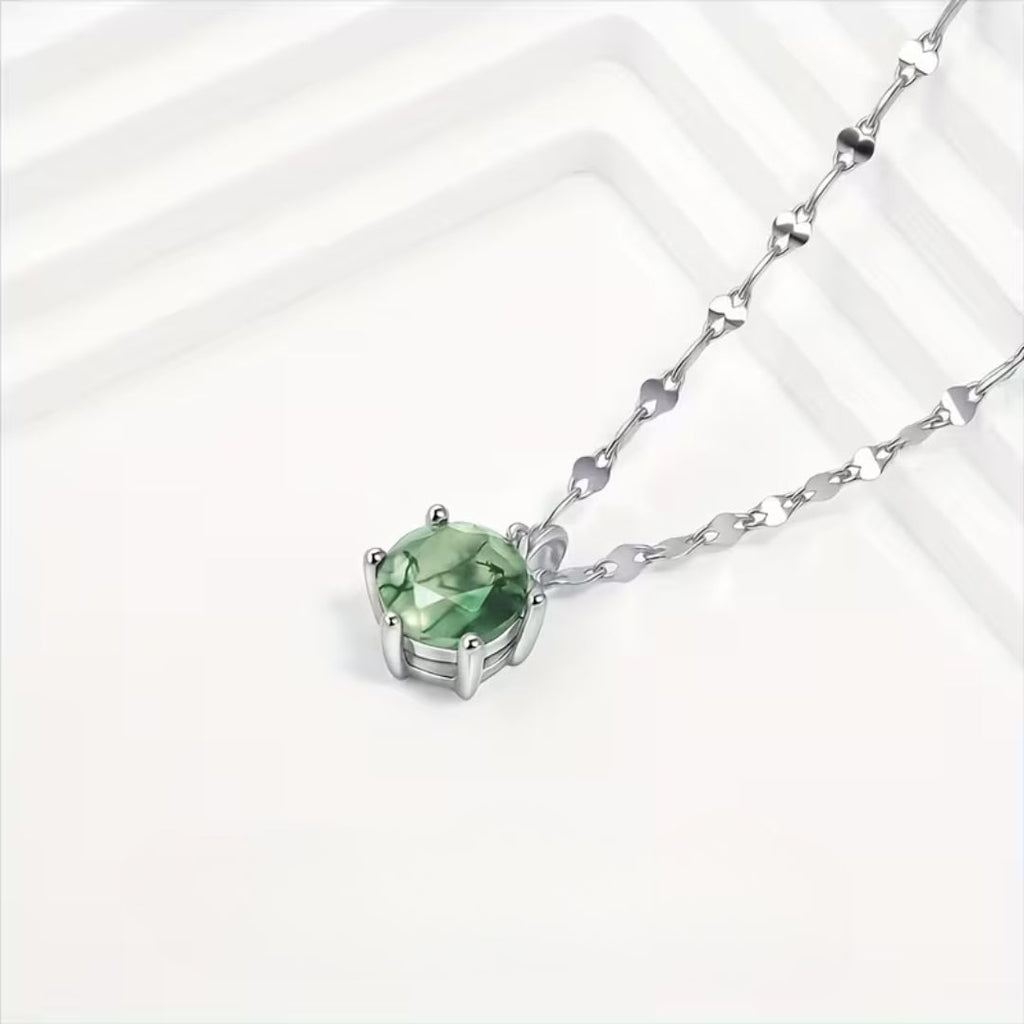 Schöne Halskette mit einzigartigem Stil