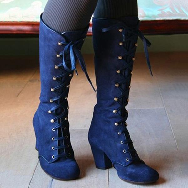Elegant and detailed supportive boots