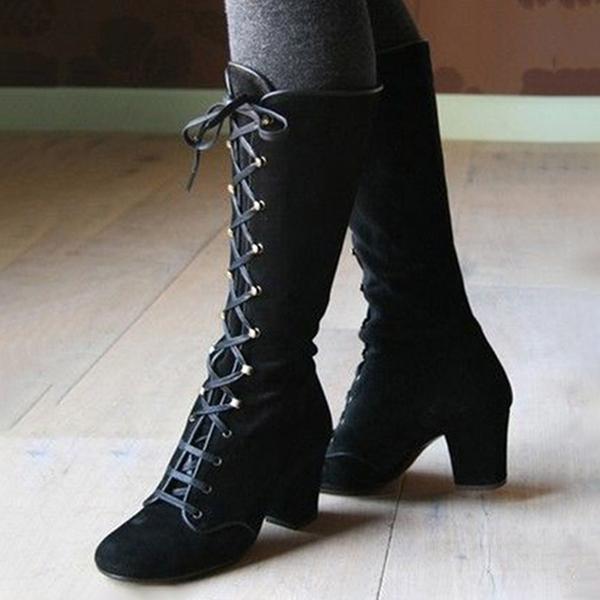 Elegant and detailed supportive boots