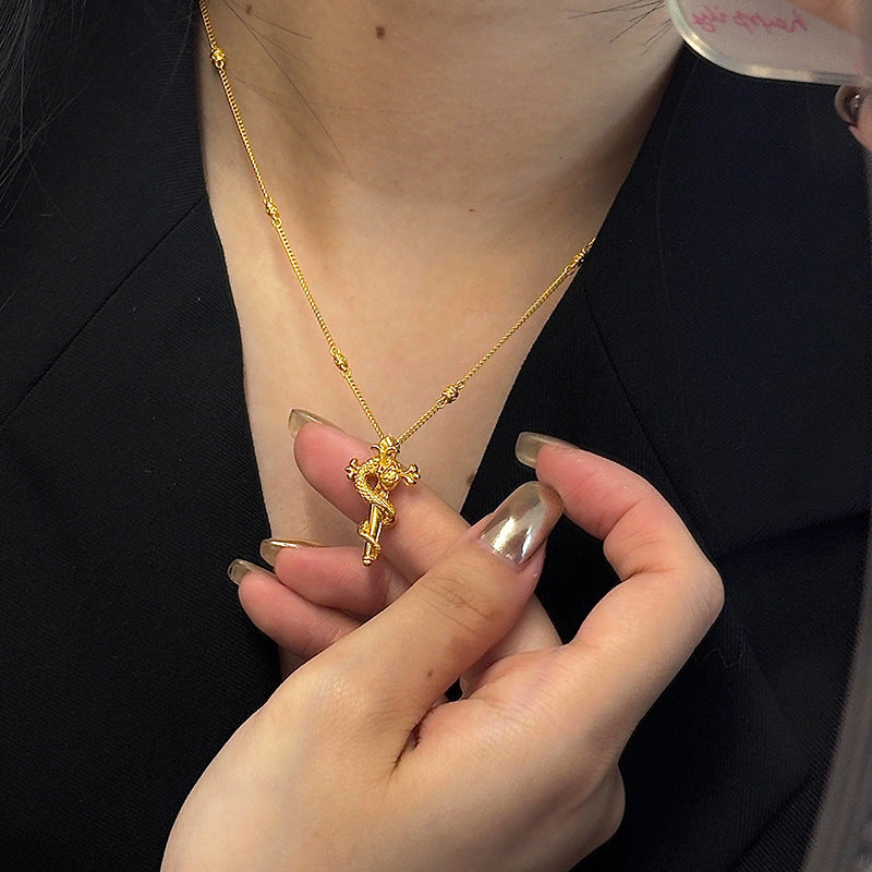 Zarte handwerkliche Halskette