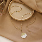 Schöne Halskette mit einzigartigem Stil