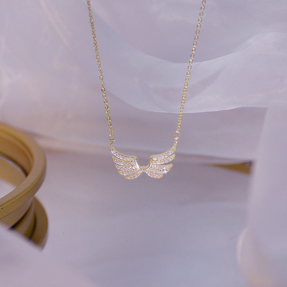 Zarte handwerkliche Halskette