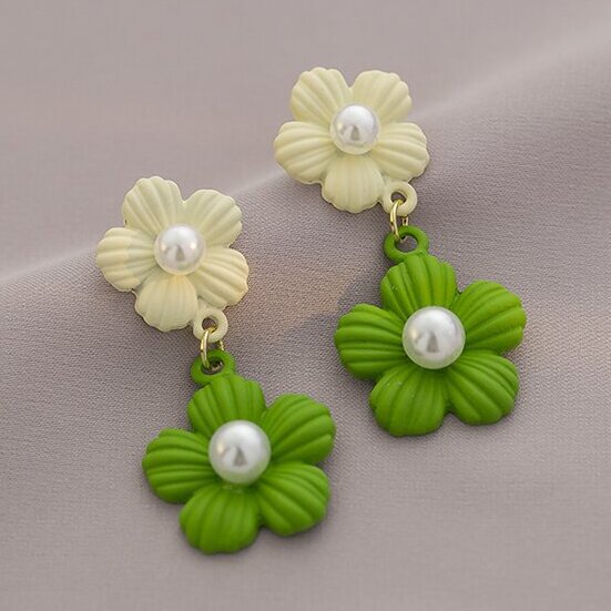 Atemberaubende Ohrring für den Alltag