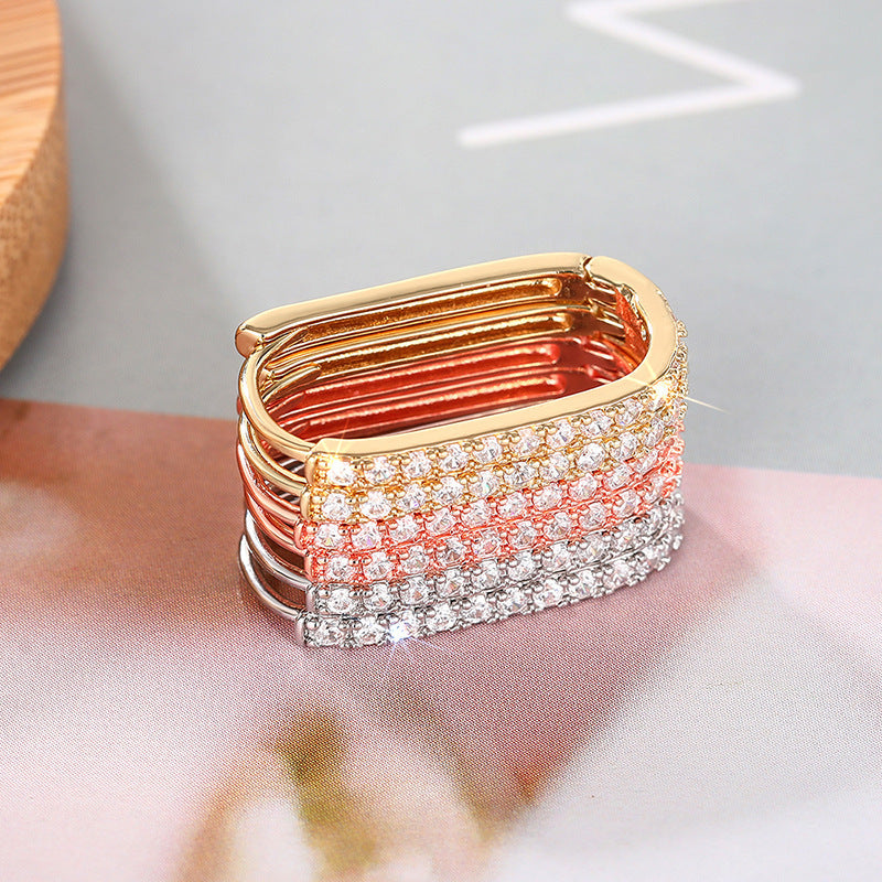 Atemberaubende Ohrring für den Alltag