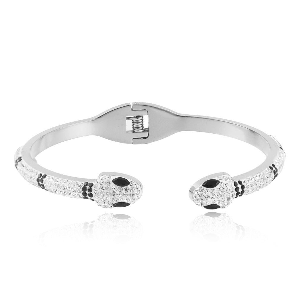 Schöne Armband mit einzigartigem Stil