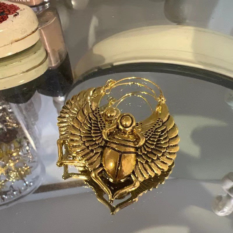 Klassische Gold Ohrring mit zeitloser Eleganz