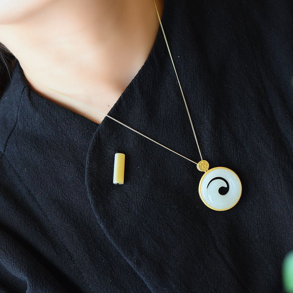 Zarte handwerkliche Halskette