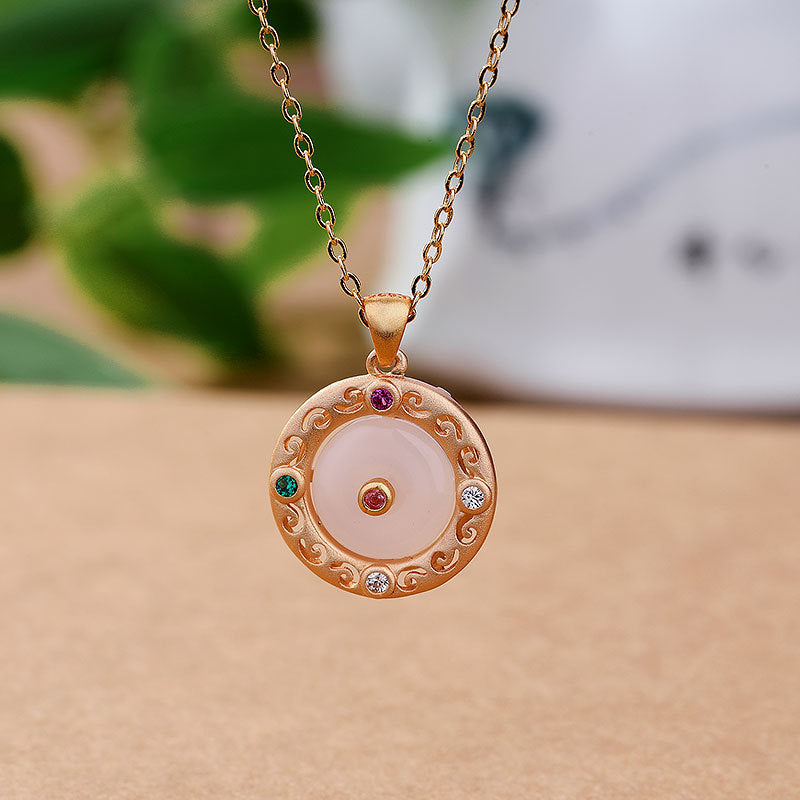 Schöne Gold Halskette mit einzigartigem Stil