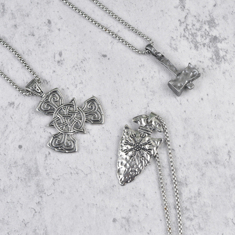 Zarte handwerkliche Halskette