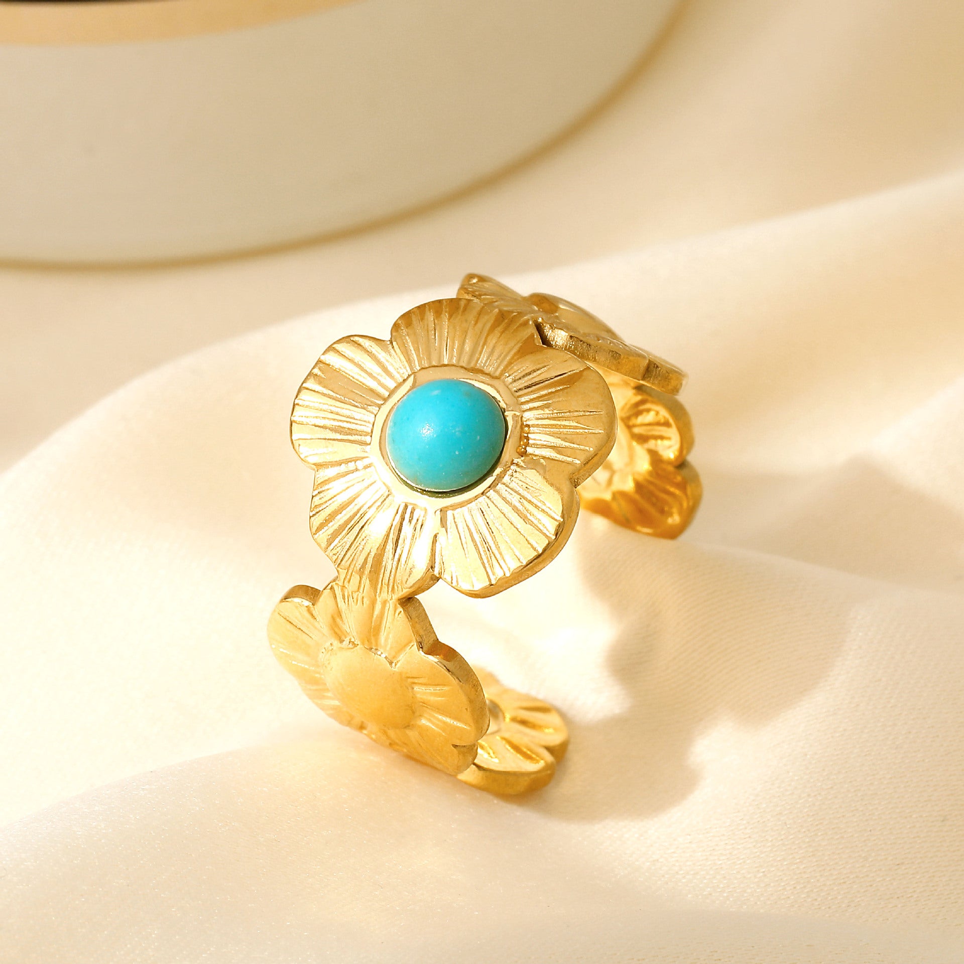 Klassische Gold Armband mit zeitloser Eleganz