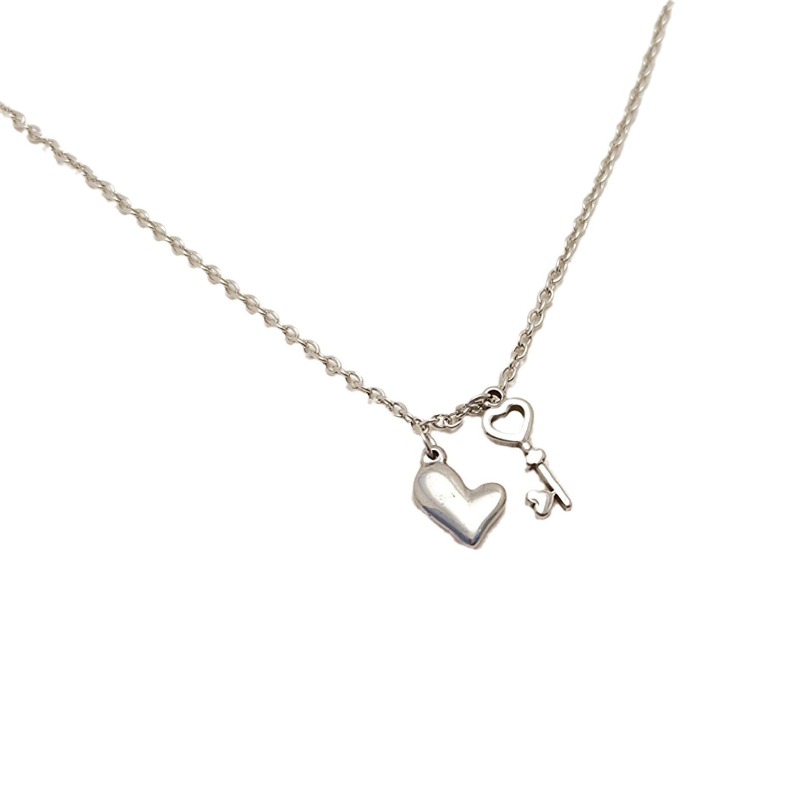 Schöne Halskette mit einzigartigem Stil