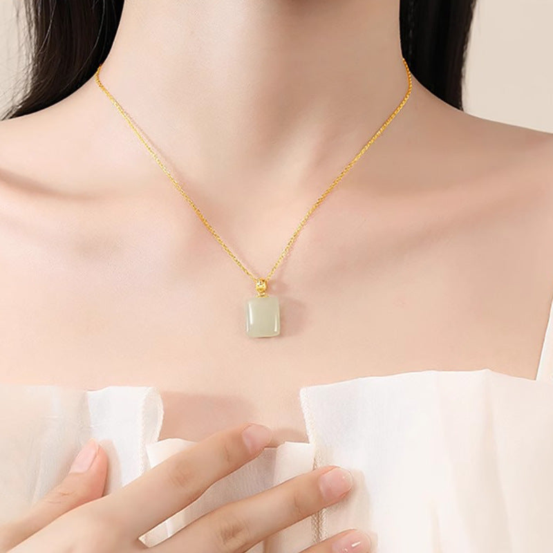 Zarte handwerkliche Halskette